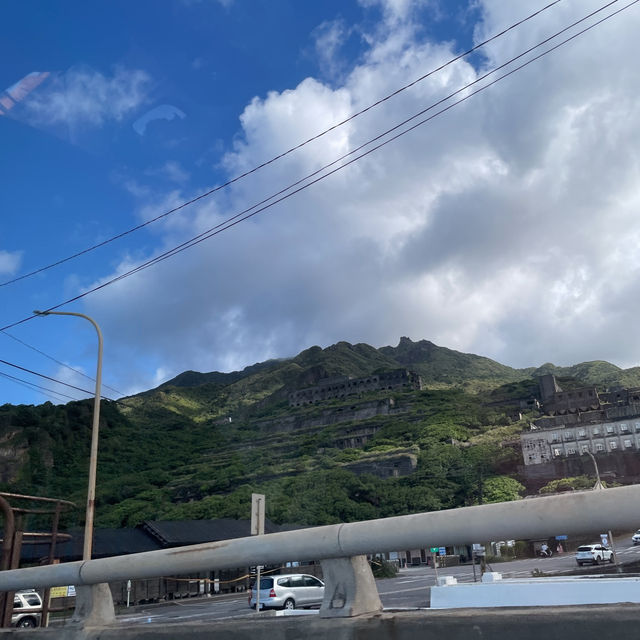 九份老街與附近海景：山城與海的悠閒漫步  
