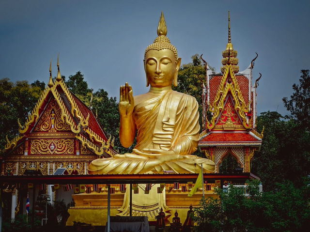 心を整える旅。空と大地に近づく、ワット・カオ・ナーンブアットのひととき🌄🙏