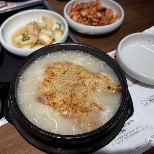 평일에도 웨이팅해야하는 누룽지삼계탕 맛집 누룩골