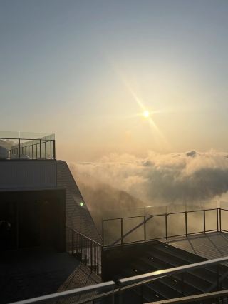 【Hokkaido・Furano Unkai Terrace (Tomamu)】A Sky-High Tea Time Where Sunrise Meets the Sea of Clouds