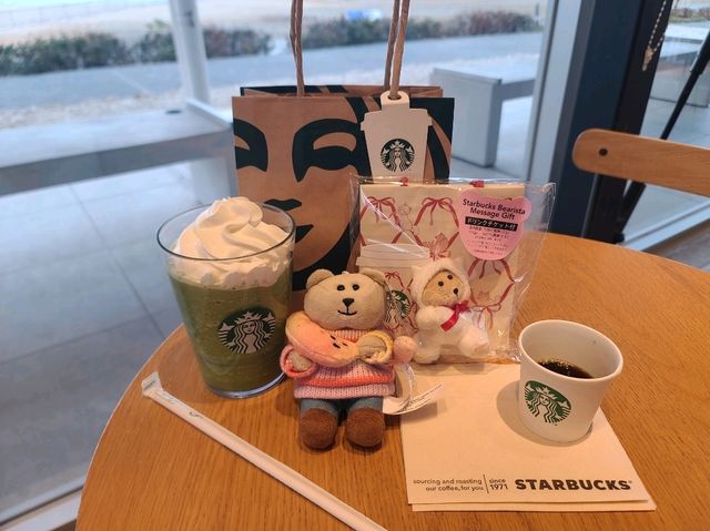 간사이공항 오전 11시대 출발편 아침에 바다보며 스벅하기~!