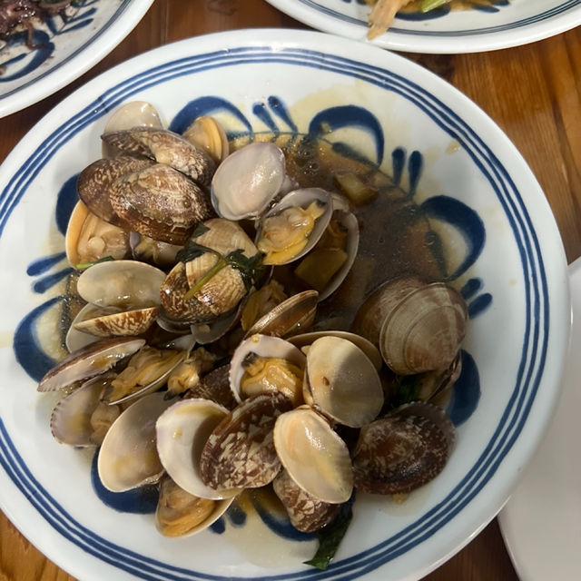 🌊海味滿滿的午後散策：卯澳船長平價小吃，一口小卷一口海風吹來的滿足