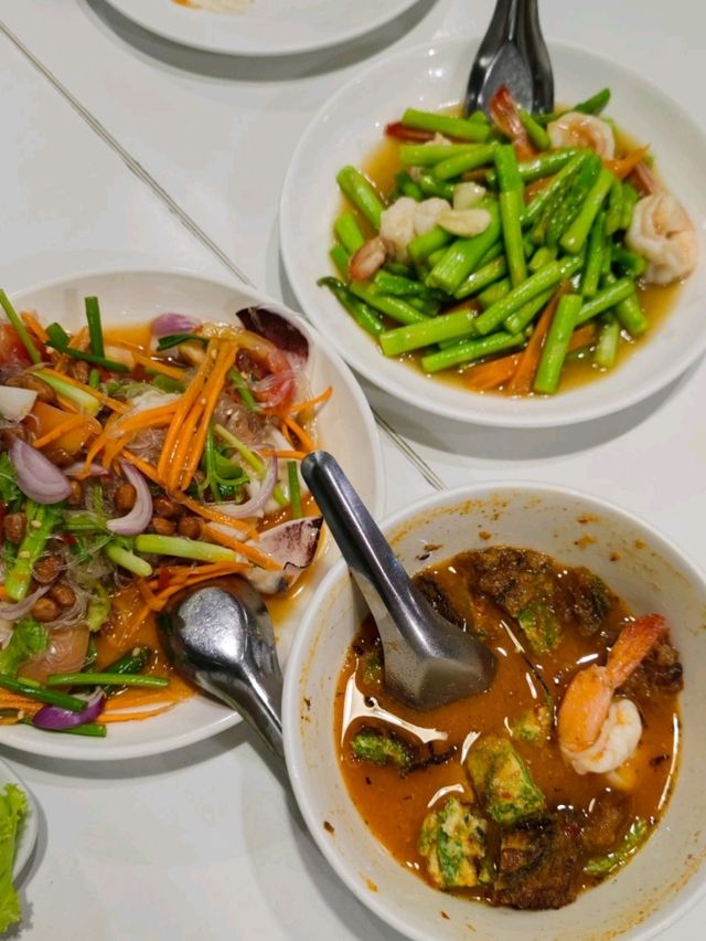 แม่ลาคิทเช่น ร้านอร่อยเมืองทอง นนทบุรี