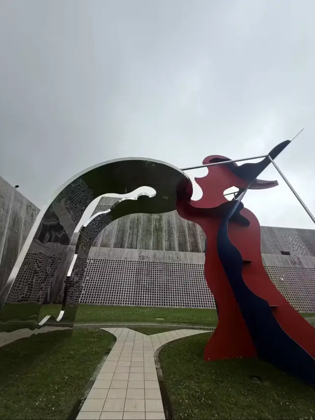 沖繩｜以琉球古城為意象的沖繩博物館 能勢修治的建築美學