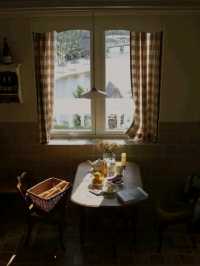 Camelia Room