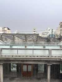🧱「百年古厝變身設計殿堂！台南信義街硓𥑮石黃宅重生魅力全開」 