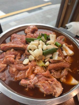 한국 음식 갈비찜, 정말 매력적이에요.