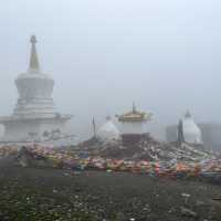  🌨 Zheduo Mountain — First Gateway to Tibet, Last Stop in Sichuan