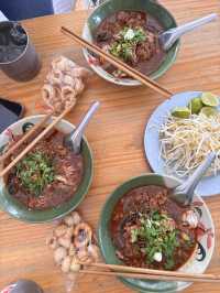 น้ำเงี้ยวป้าสุขเชียงราย+ค่าเฟ่ Pasom ที่แปลว่า ผสม