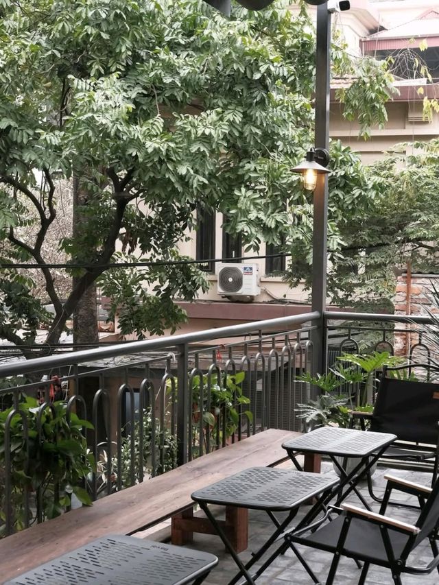 Cafe Hanoi Moment