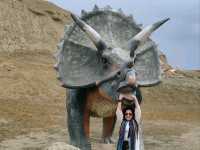 Maze of Dragon Bones: Dinosaur Valley in Devil City