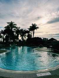 Splash & Serenity at Le Méridien Kuala Lumpur’s Pool Deck 🏖️🌇