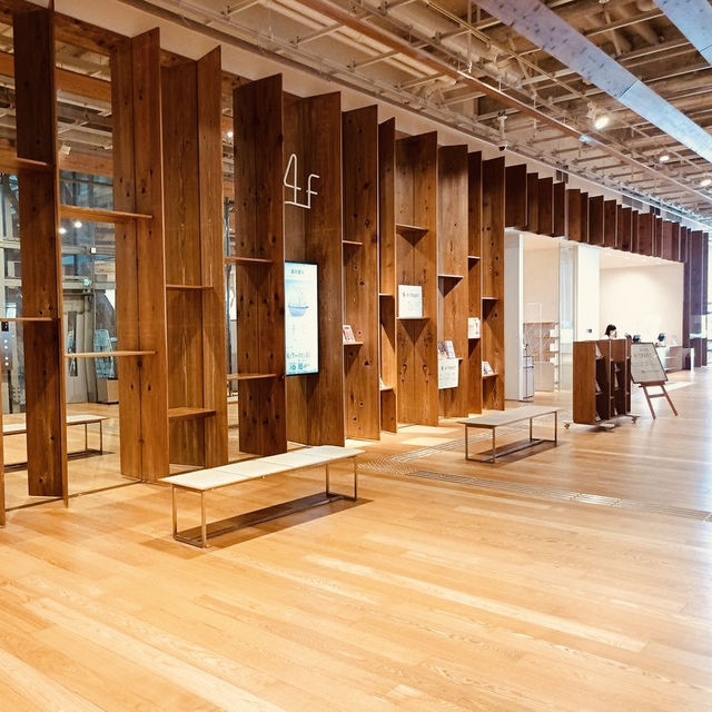 Toyama Glass Art Museum: Where Light & Glass Dance – A Solo Traveler’s Crystal Fantasy"** ✨🏛️