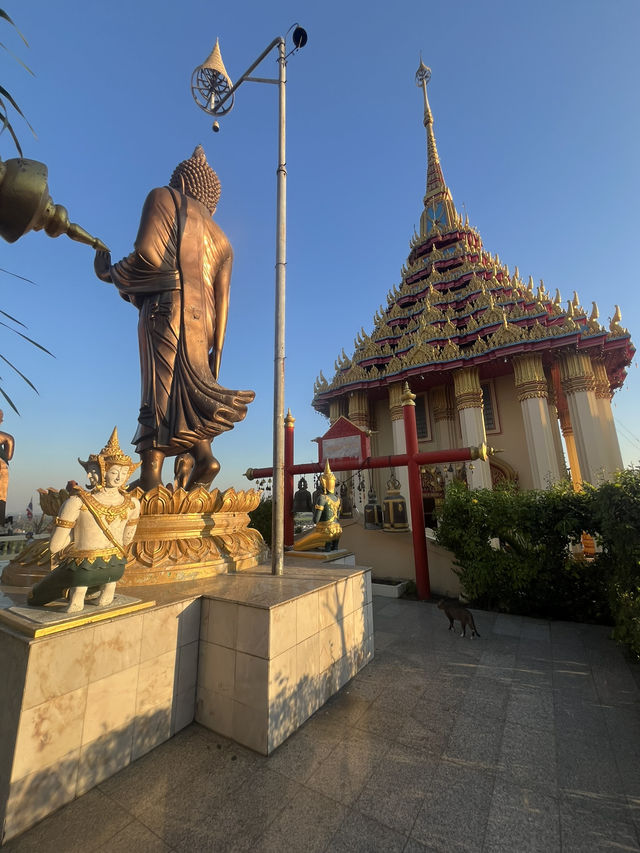 สายมูห้ามพลาด! วัดสวย วิวสุดปังบนยอดเขาสะแกกรัง 🌄