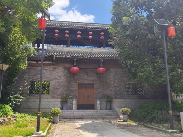 貴州之旅景點分享 青巖古鎮 博物館 觀山湖公園 青雲路步行街 甲秀樓 蔡家街夜市 
