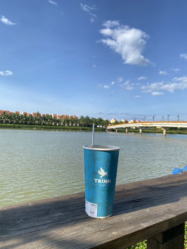 Trinh Cafe & Bistro – คาเฟ่สุดชิลล์ในฮอยอัน ☕️✨