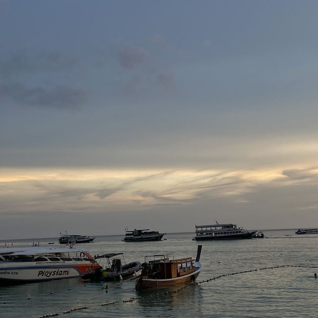 ไปเที่ยวเกาะหลีเป๊ะกันนน🌊🚢🏝️