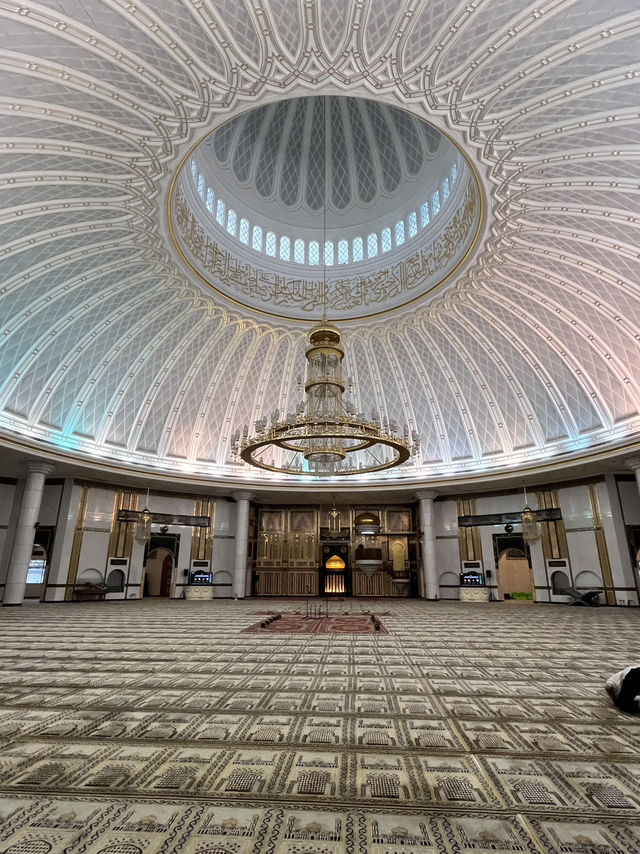 🕌 Jame' Asr Hassanil Bolkiah Mosque – Brunei’s Golden Jewel ✨