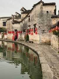 Between the Mountains and the Moon: Discover Hongcun