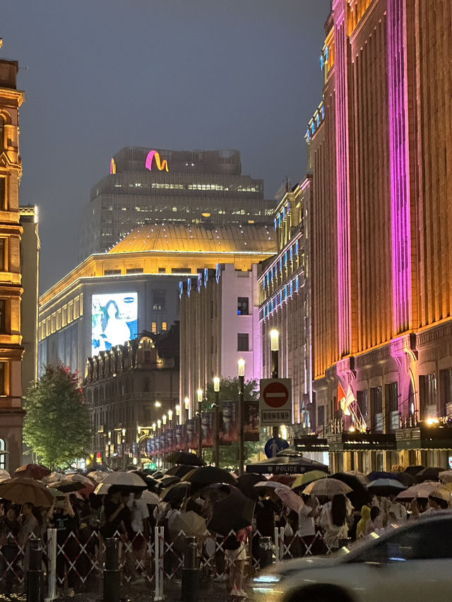 Neon Trench Raid: Storming Shanghai’s 5.5km Retail Frontline