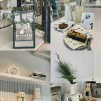 Sharlotte Cafe in Batam