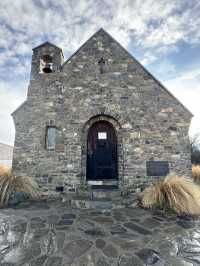 Tekapo - Lake, Dog statue & Church 