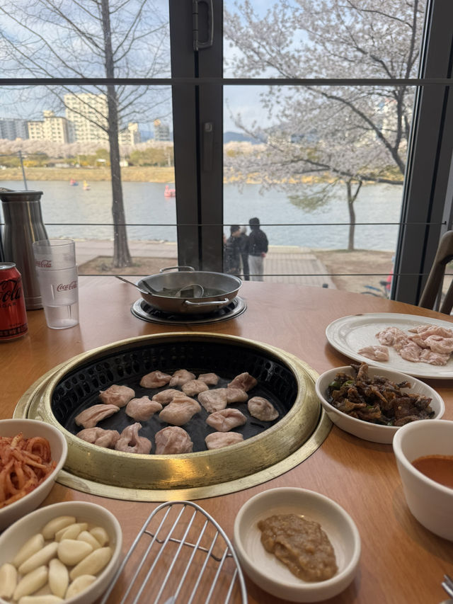 깔끔하고 정갈한 분위기 막창집