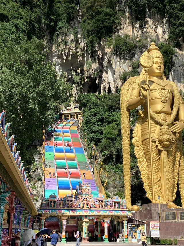 🕉️ Batu Caves: A Stairway to Color and Spirit