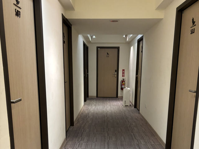📍臺灣臺中 ｜ 西區乾淨簡單的環境