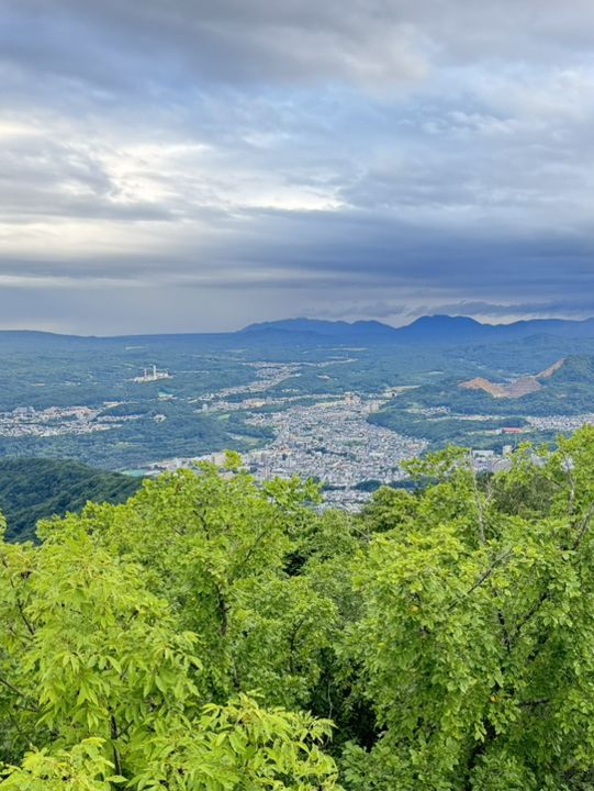 燈火鋪滿城市｜照亮心底最安靜的渴望