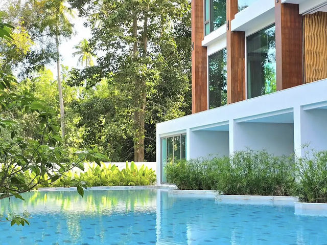โรงแรมรักทะเล ขนอม 🏝️