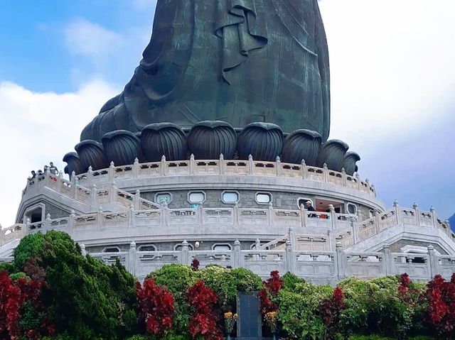  Ascend to Serenity at Tian Tan Buddha
