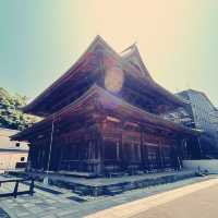 The Heart of Zen Wisdom: Kenchō-ji's Hattō (Lecture Hall) 📜
