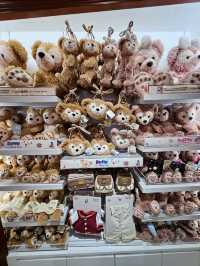 สนามบินฮ่องกงก็มี Disney store นะ