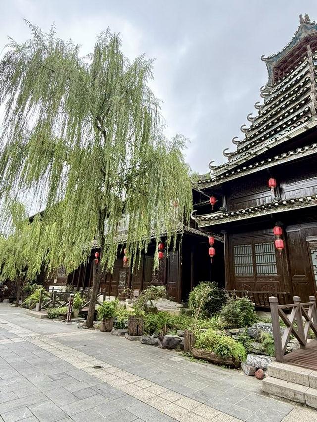 A Vibrant Blend of History and Modern China A Vibrant Blend of History and Modern China