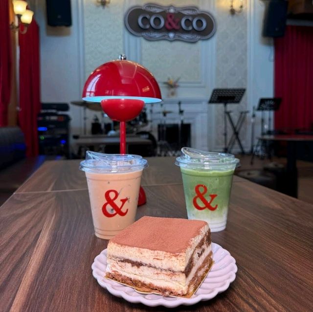 คาเฟ่สไตล์ยุโรป โซนนิมมาน : Co&Co Cafe and Bar.
