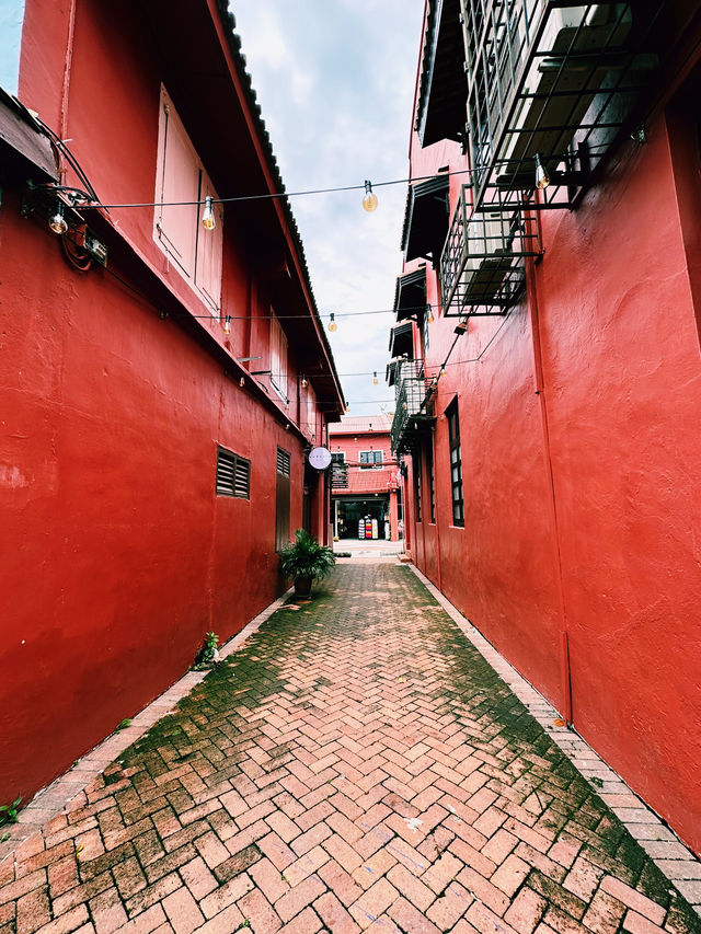 Sunlit Strolls Along the Malacca River Sunlit Strolls Along the Malacca River