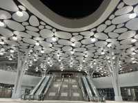 雲朵造型的高雄車站