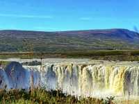🇮🇸冰島北部必訪奇景｜秋日眾神瀑布Goðafoss打卡攻略🍃❄️