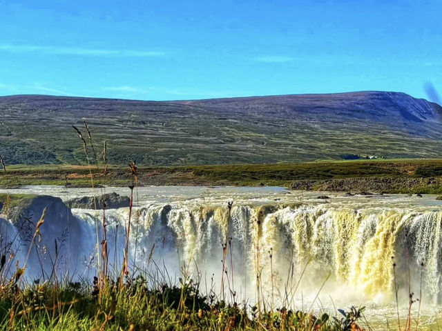 🇮🇸冰島北部必訪奇景｜秋日眾神瀑布Goðafoss打卡攻略🍃❄️