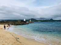 《星砂灣的雙燈塔海景，美得像沖繩一樣迷人》