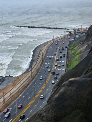 秘鲁利马海岸的活力风景