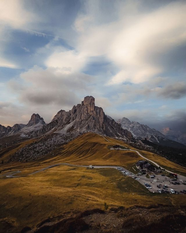 🏔️ South Tyrol — Where the Alps Wear Their Most Beautiful Colors 🇮🇹✨