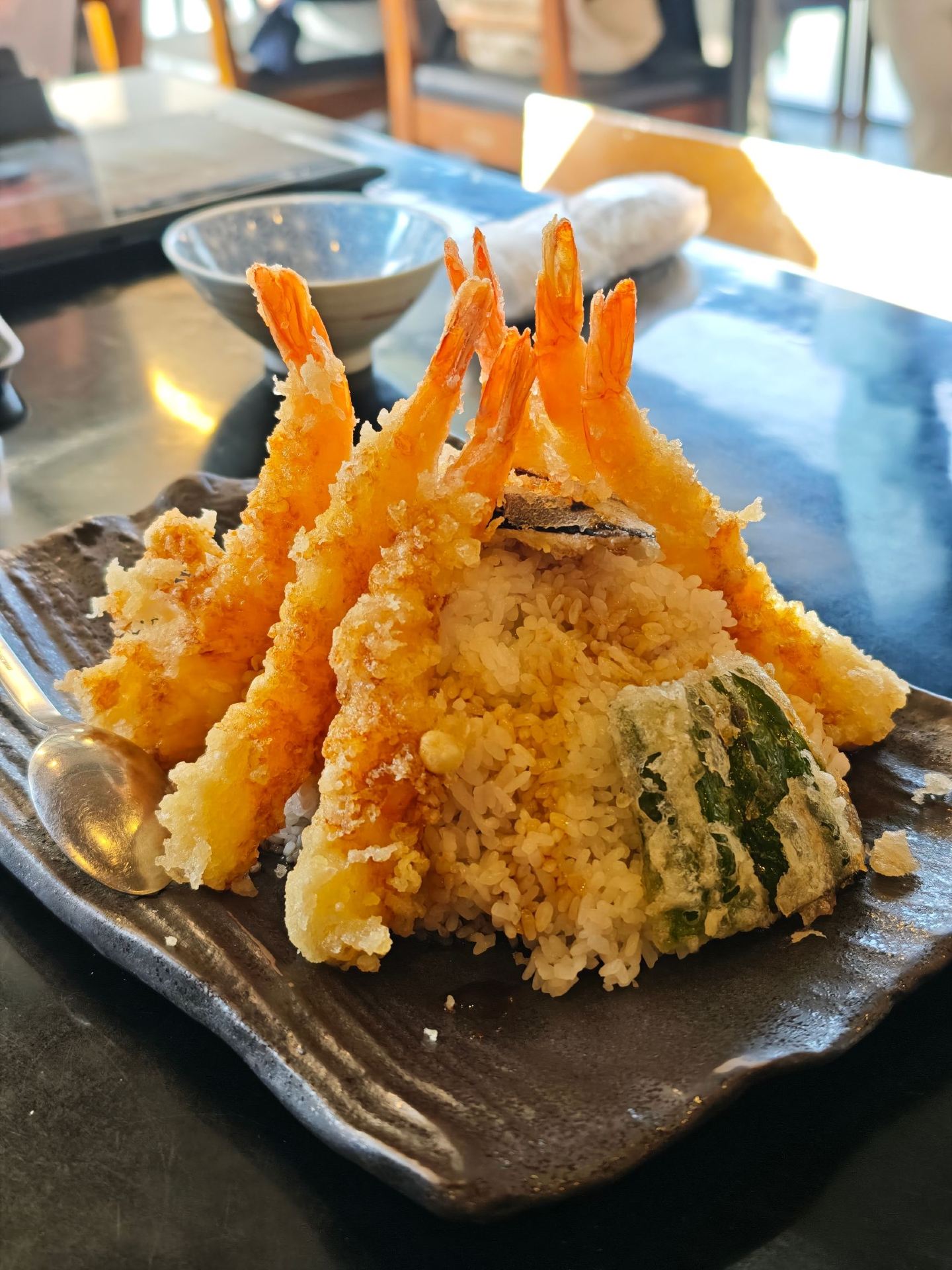 Vị trí của một nhà hàng nổi tiếng chuyên phục vụ tôm tempura ở Kawaguchiko.
