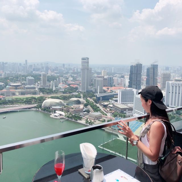 Singapore’s view and a drink?😋