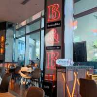 Amazing vibes at Bottles & Bites Oh Bay Mall 