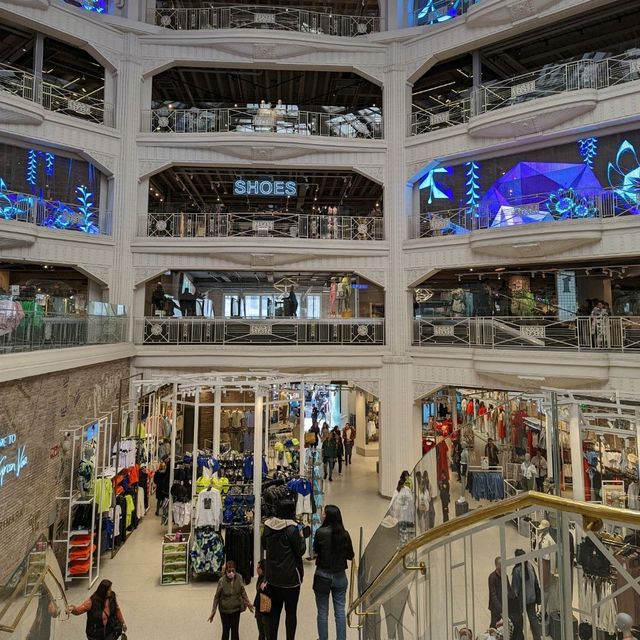 The main shopping street in Madrid 