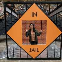 🚔 現實版大富翁「監獄」登場！Leeds Corn Exchange 的有趣場景打卡** 🏛️  
