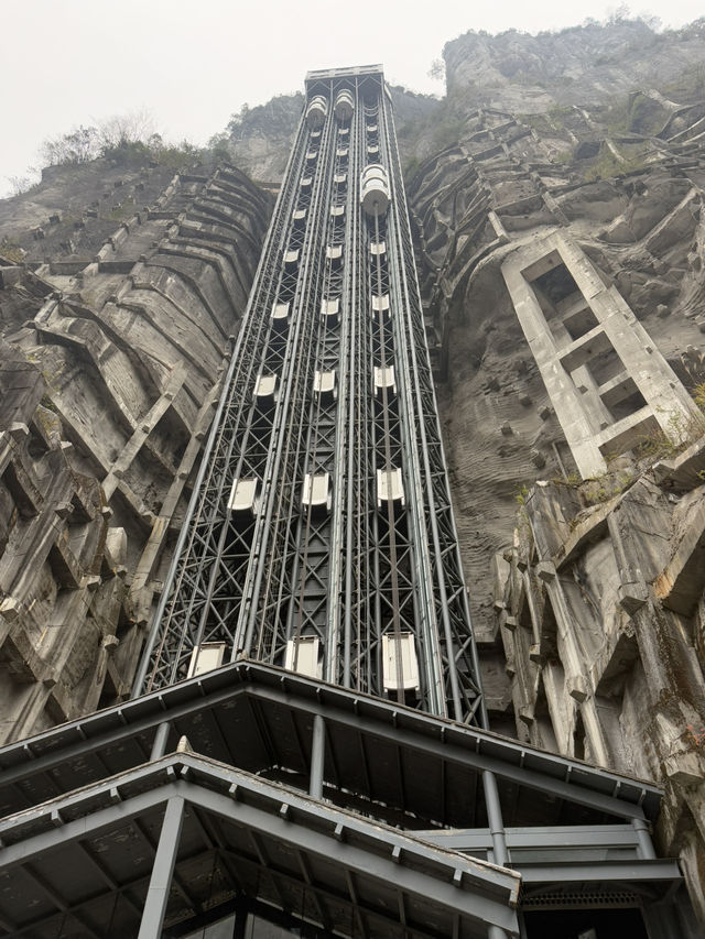 Escape to Wulong: Where towering cliffs and natural wonders await just a day trip from Chengdu!