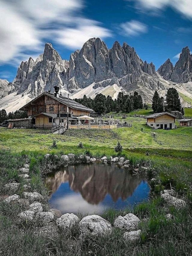 The Dolomites: Italy’s Majestic Mountain Wonderland
